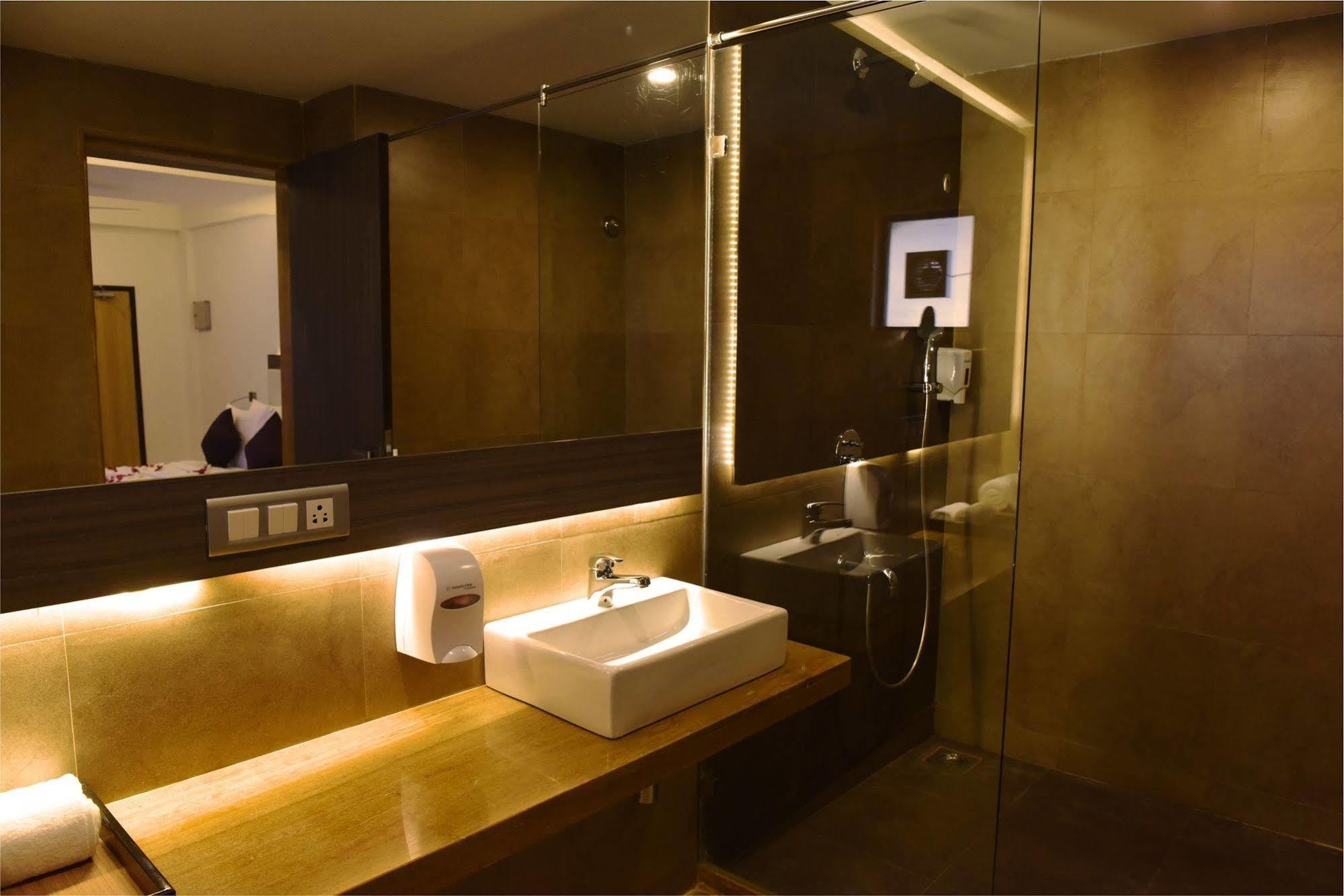 Treehouse Neptune Panaji Exterior foto