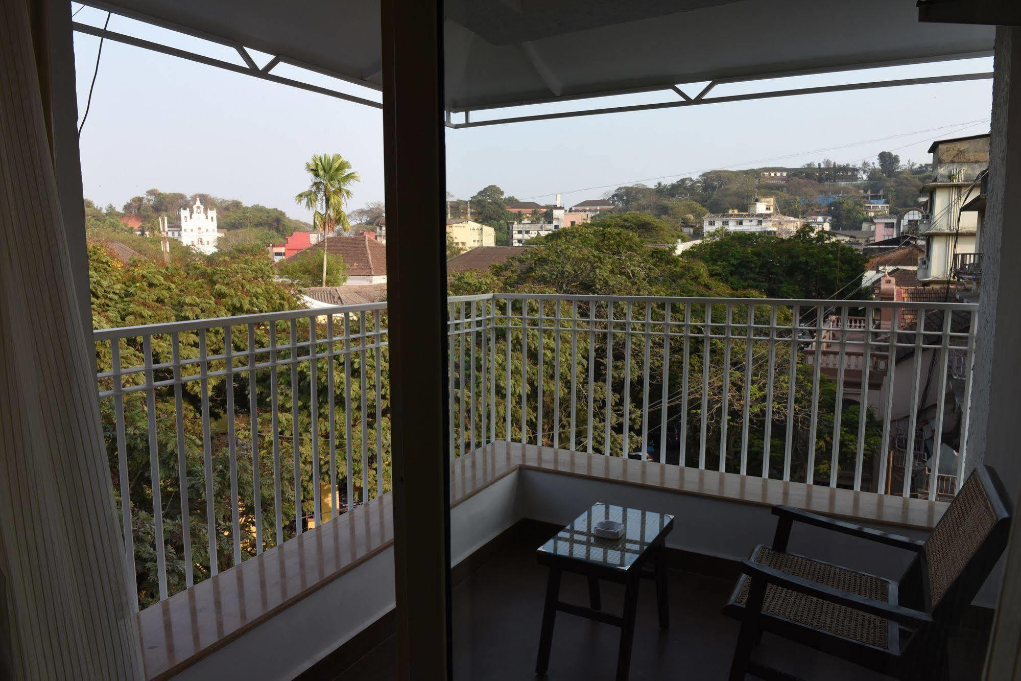 Treehouse Neptune Panaji Exterior foto